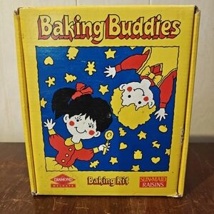 Vintage 1994 Kids Baking Kit
